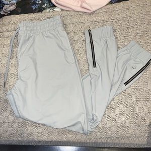 Woman’s Zyia Joggers
